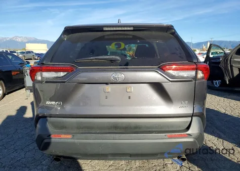 2019 Toyota Rav4 Le z USA, uszkodzony, nr VIN JTMG1RFV7KJ020214